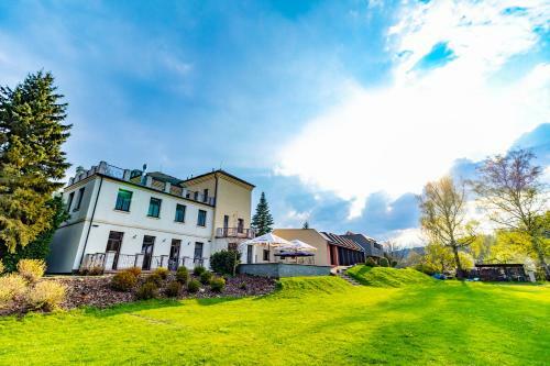 Hotel Samechov