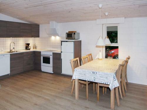 Three-bedroom Holiday Home In Hemmet 67