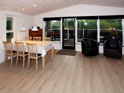Three-bedroom Holiday Home In Hemmet 67