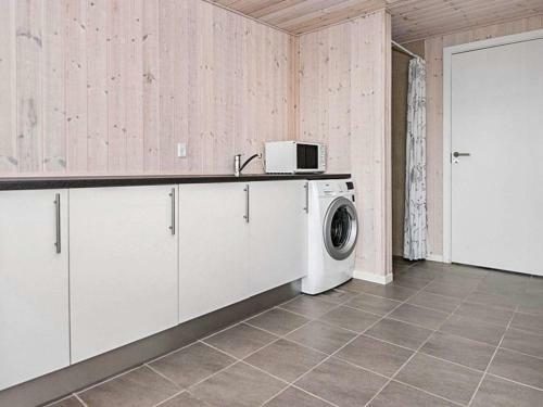 Three-bedroom Holiday Home In Hemmet 89