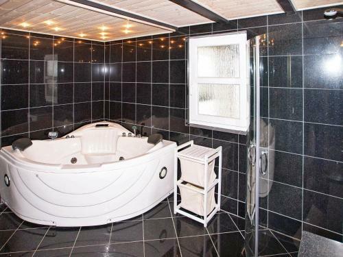 Three-bedroom Holiday Home In Hemmet 25