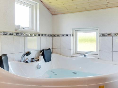 Three-bedroom Holiday Home In Hemmet 52