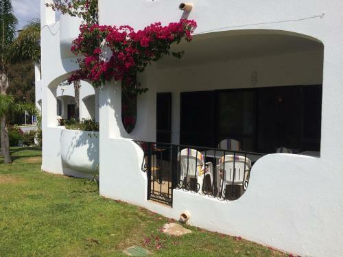 Alto Club Apartments