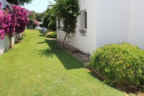 Alto Club Apartments