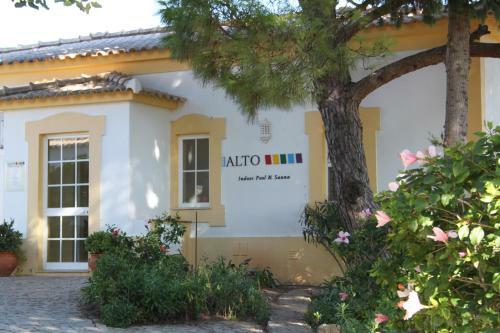Alto Club Apartments