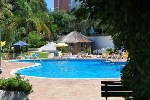 Alto Club Apartments