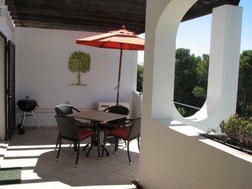 Alto Golf Apartments