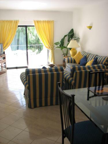 Alto Golf Apartments