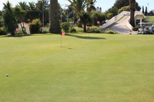 Alto Golf Apartments