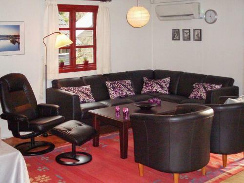 Three-bedroom Holiday Home In H�jslev 8