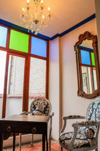 Azul de La Plaza Hotel