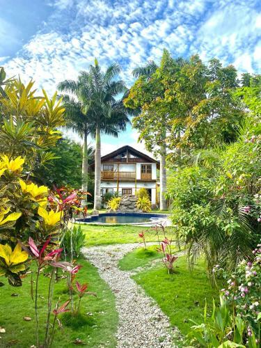 Hostal Casa Cacique Monta�ita