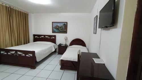 Hotel Puerta Del Sol