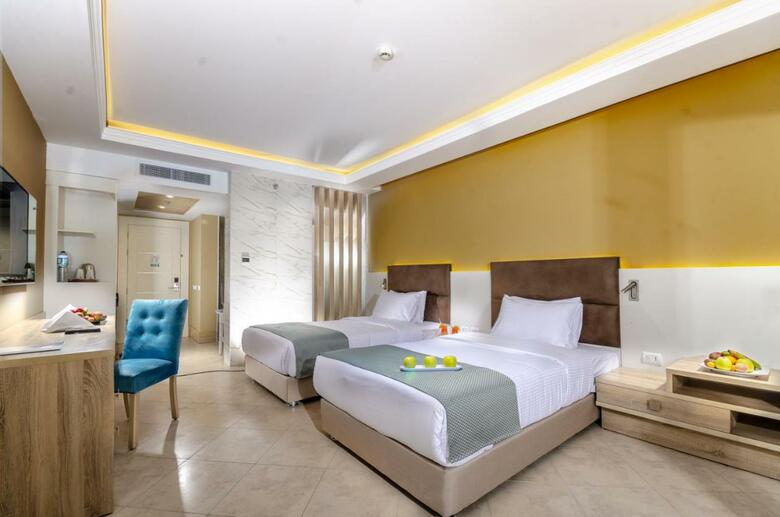 Hotel Titanic Royal