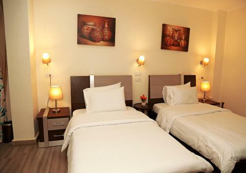 Hostal Pyramids Shadow Guest House