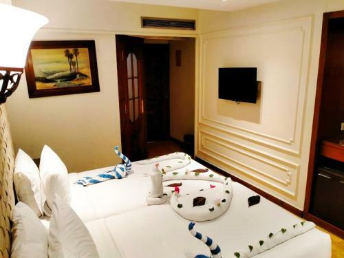 Adonis Nile Cruise, Hotel & Restaurant