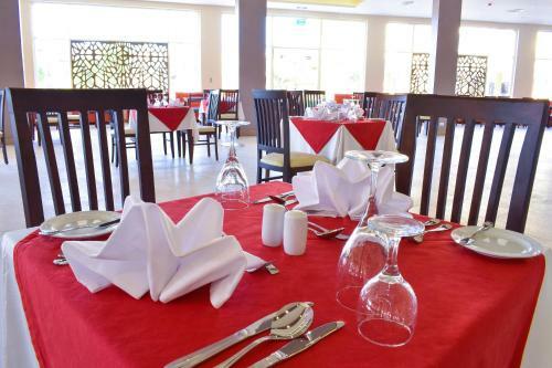 Hotel Parrotel Lagoon Resort