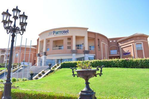Hotel Parrotel Lagoon Resort