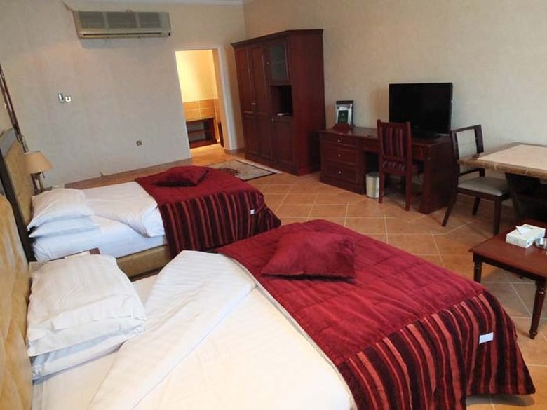 Al Bustan Hotel