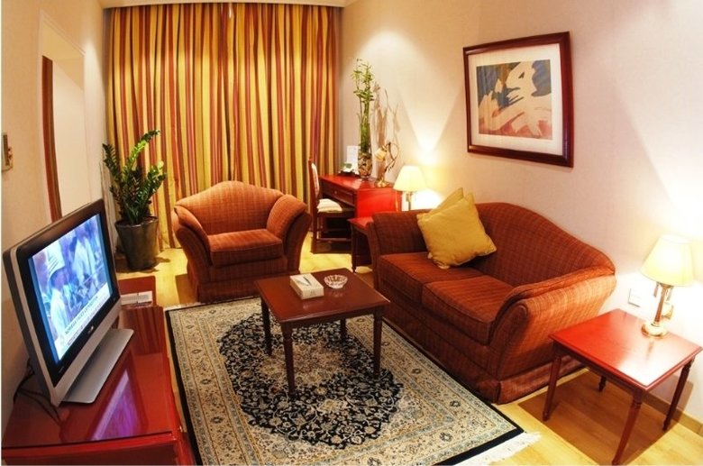 Al Bustan Hotel