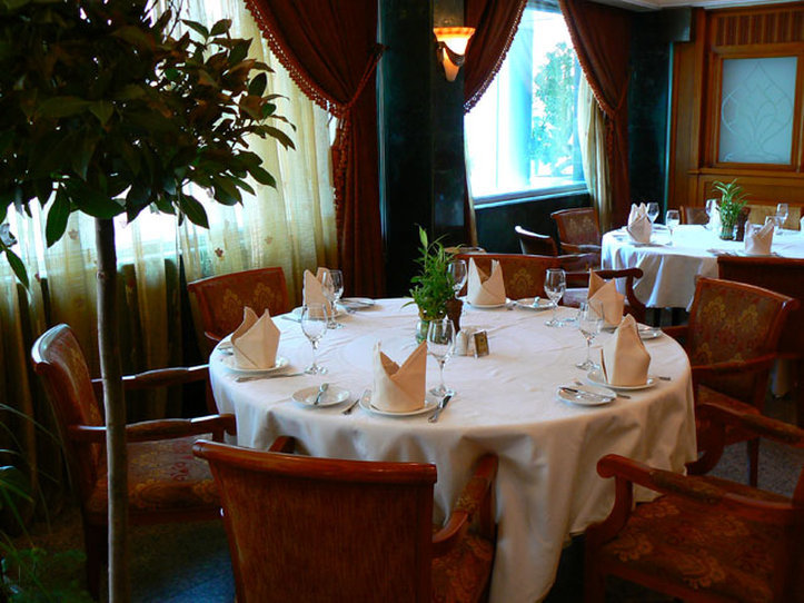 Al Bustan Hotel