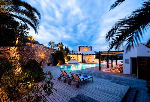 Agua Amarga Villa Sleeps 10 With Pool