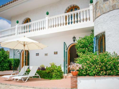 Charming Apartment In Alcaucin With Garden
