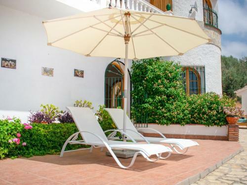 Charming Apartment In Alcaucin With Garden