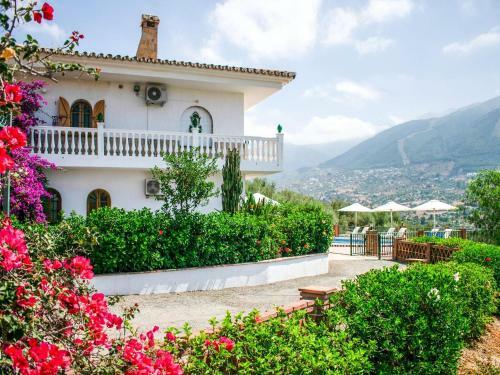 Charming Apartment In Alcaucin With Garden