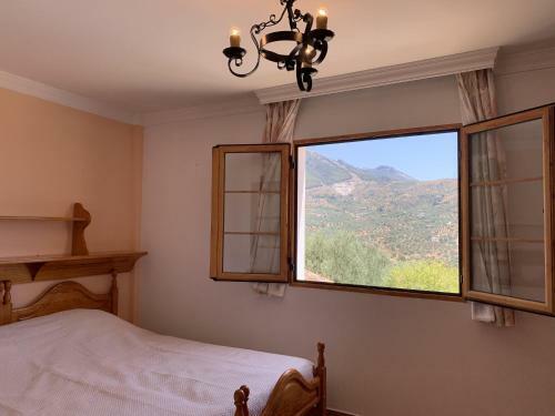 Charming Apartment In Alcaucin With Garden