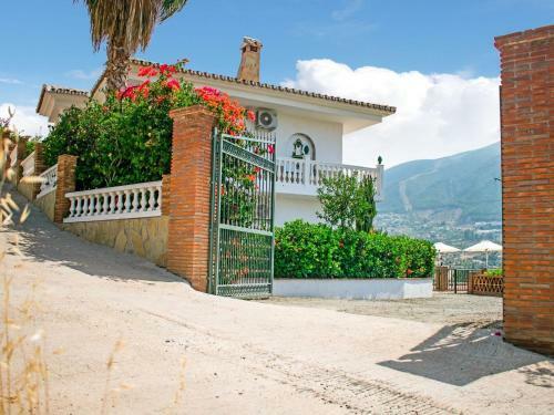 Secluded Apartment In Alcauc�n With Pool