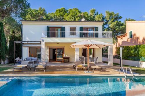Villa Manresa, En Playa Manresa