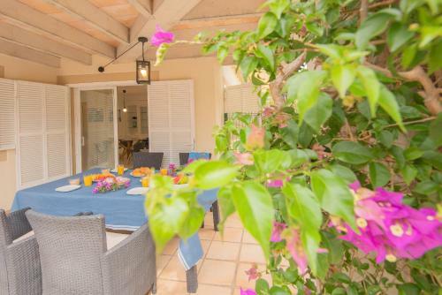 Atzavara Lakeside & Beach House