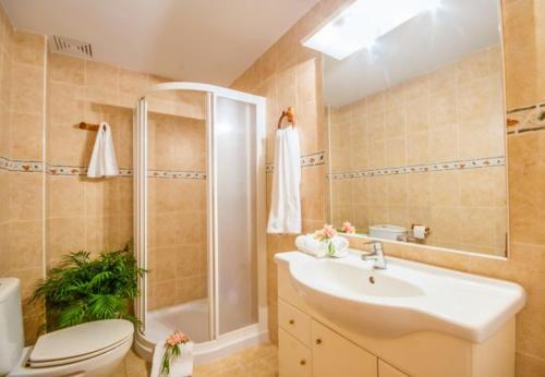 Es Barcares Villa Sleeps 6 With Pool Air Con And Wifi