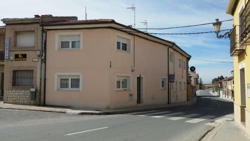 The Pink House, Aldea Real