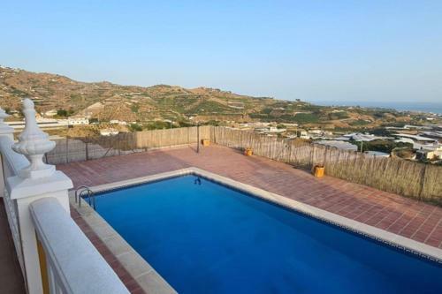 Aprotos Villa Charo Mit Meerblick Und Gro�em Salzwasserpool