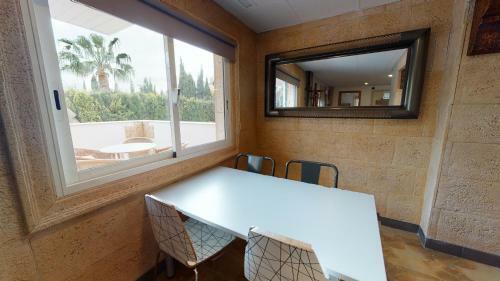 Paradisiac Villa In The City