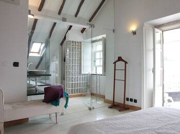 Hostal Lisbon Rooftops Guesthouse