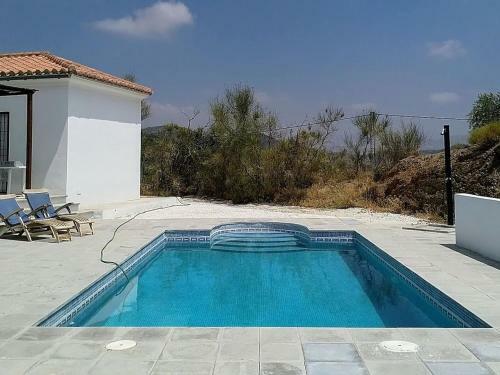Simplistic Holiday Home In Almog�a With Private Pool