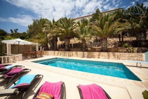 Altea Villa Sleeps 8 Pool Air Con Wifi