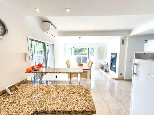 Urbane Holiday Home In Altea With Private Swimming Pool