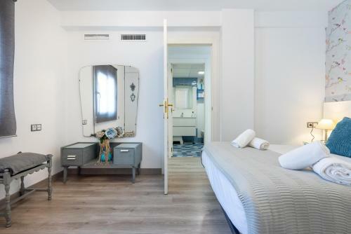 Sunny Apartment Descalzas