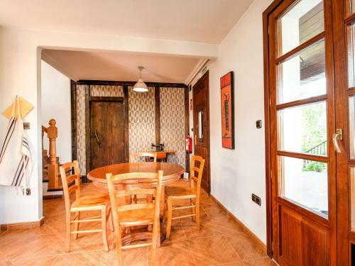 Charming Holiday Home In Arantza Near Forest