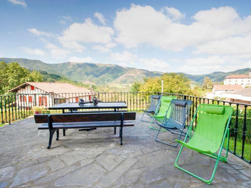 Charming Holiday Home In Arantza Near Forest
