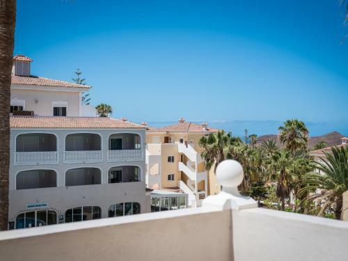 10e Country Club Apartment