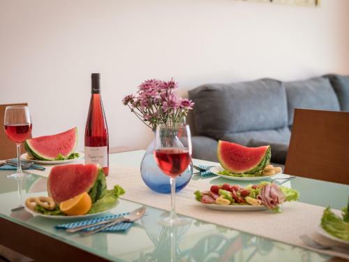 10e Country Club Apartment