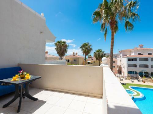 10e Country Club Apartment