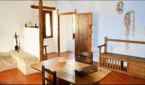 Arnes Villa Sleeps 11 With Pool