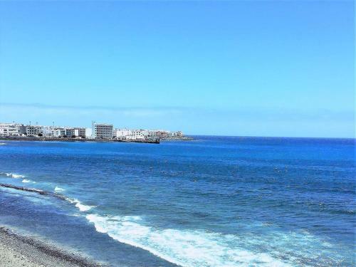 Apartamento de Tres Dormitorios En Playa de Arinaga, Gran Canaria