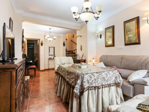 Voguish Holiday Home In Arriate With Terrace